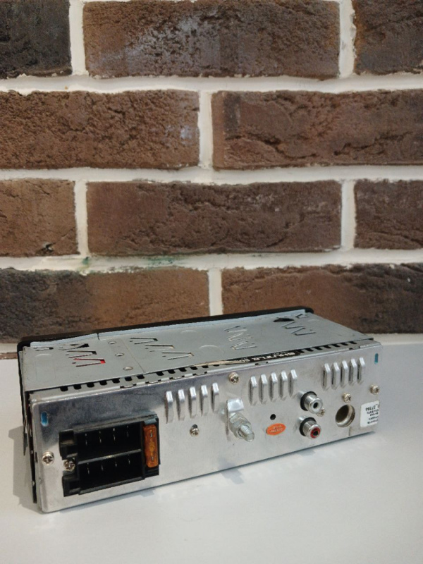 Автомагнитола  ShaTTle SUD-300