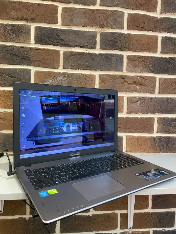 Ноутбук ASUS X550C