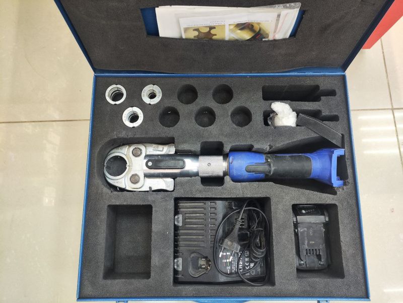 Резьбонарезной электрический клупп HENCO M-BMINI3