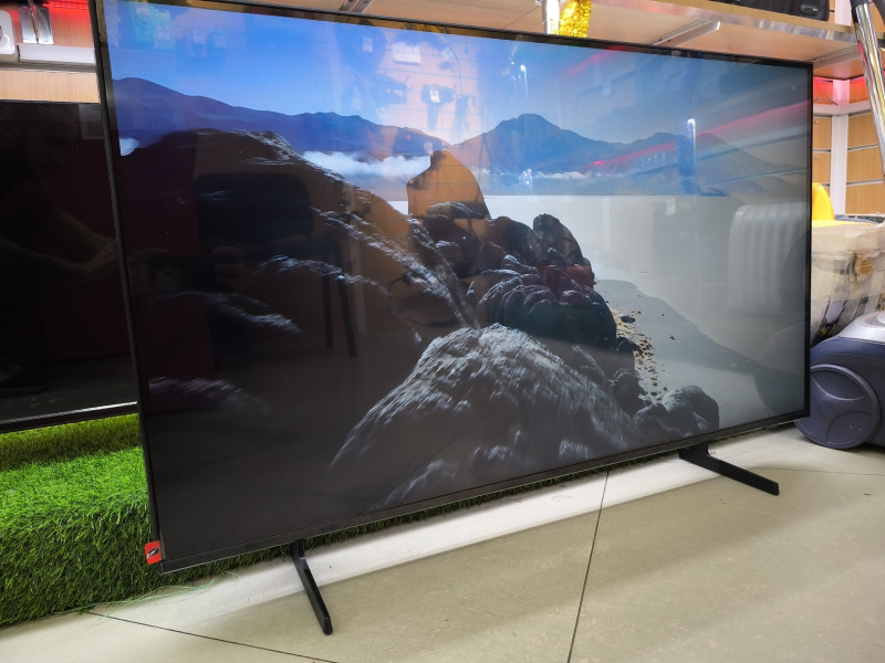 Телевизор Samsung UE43AU7002