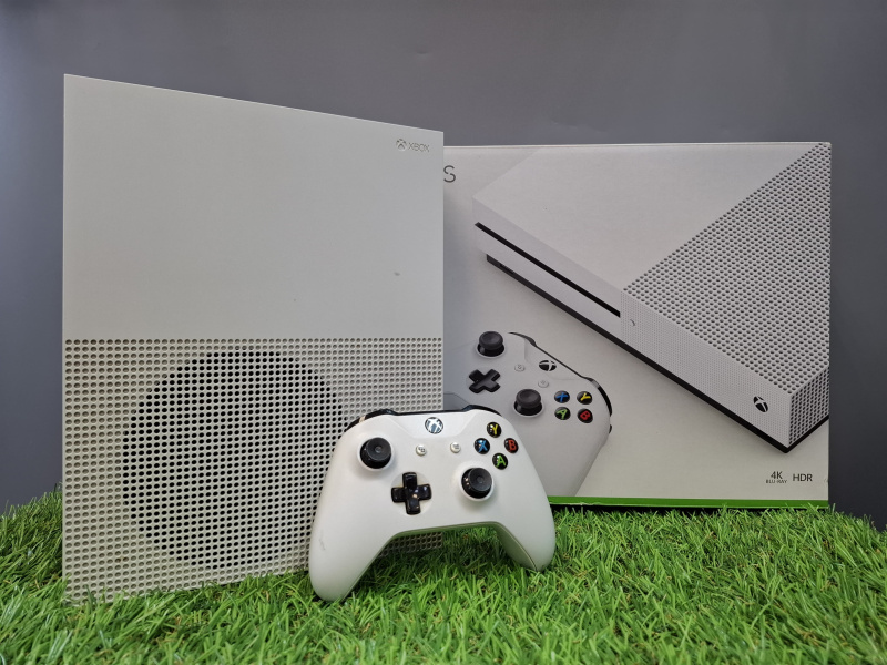 Игровая приставка Xbox ONE S 1tb