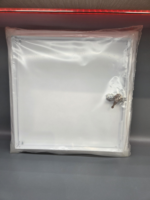 ЛЮК МЕТАЛЛИЧЕСКИЙ   С ЗАМКОМ