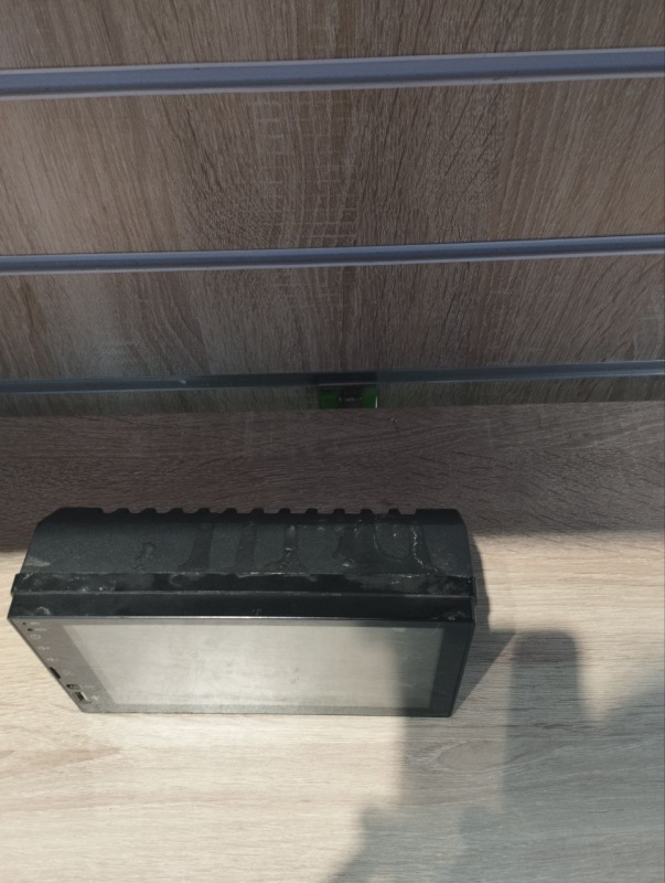 Автомагнитола  1