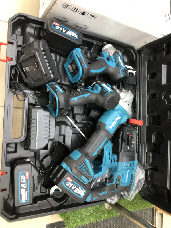 Набор электроинструмента Makita 4 в 1