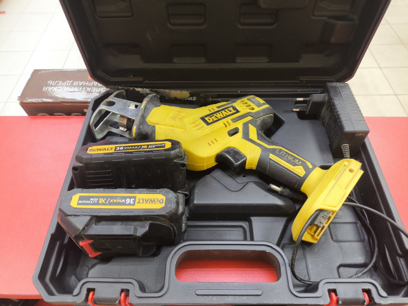 Сабельная пила Dewalt (pen)