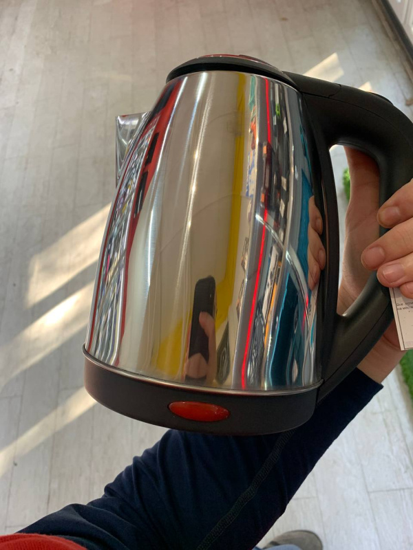 Электрический чайник Металический .