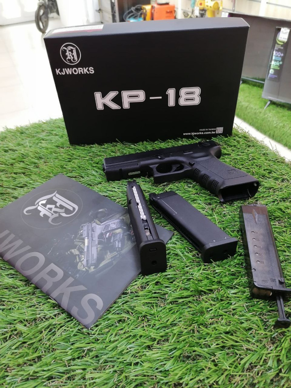 пистолет страйкбольный KJW  KP-18