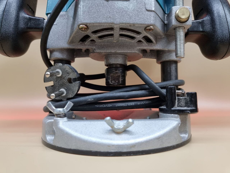 Фрезер Makita 3612C