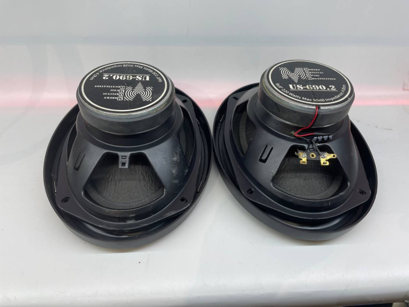 Авто сабвуфер Moma us690.2