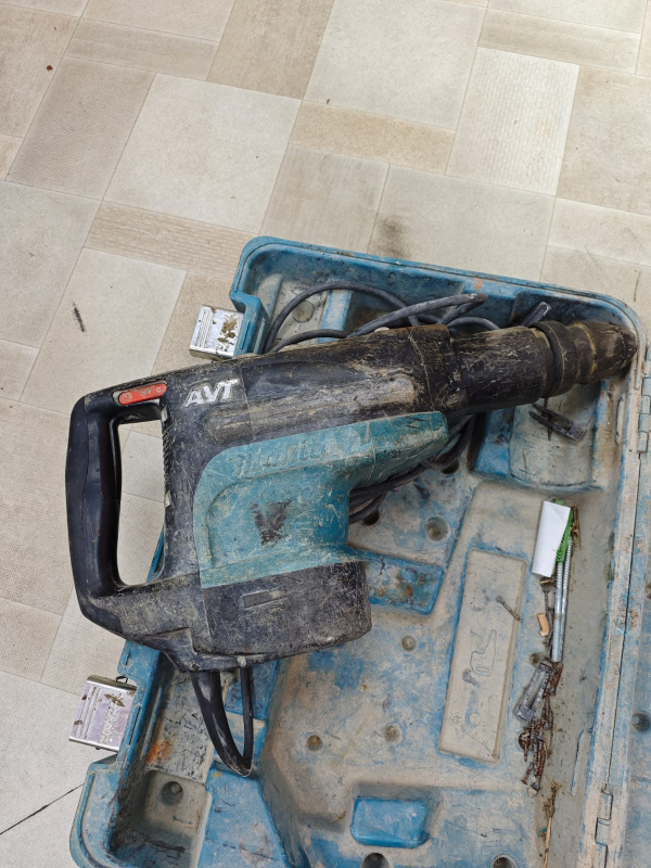 Отбойный молоток Makita HR5210C