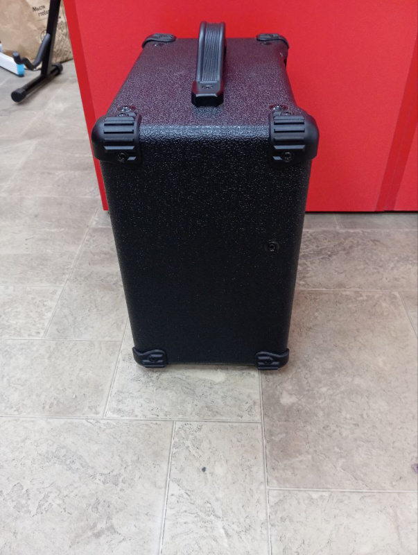 Гитарный комбоусилитель  Belcat 15wt