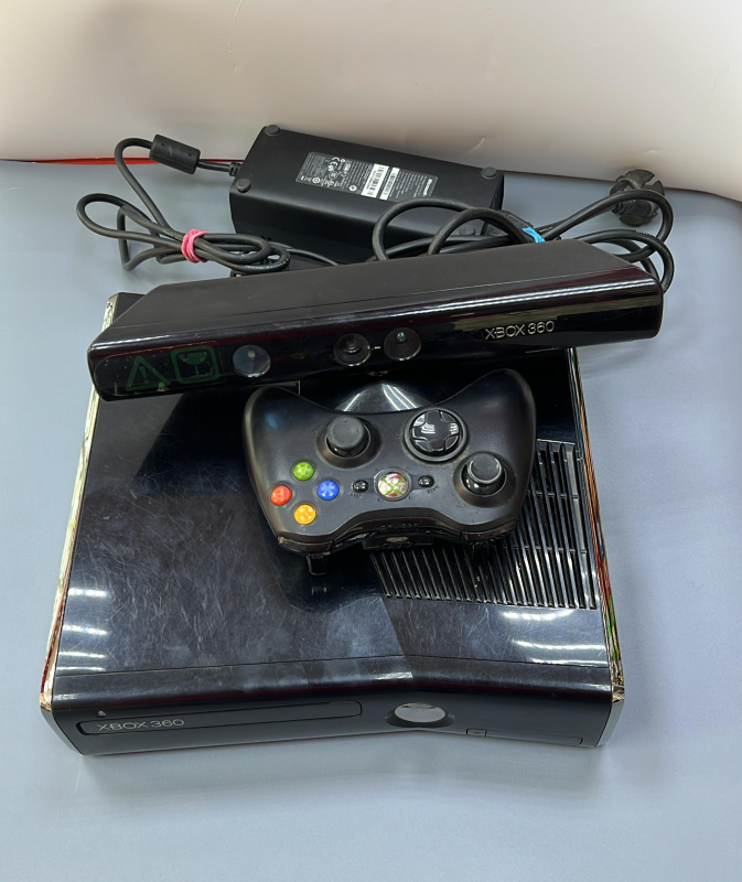 Игровая приставка Xbox 360