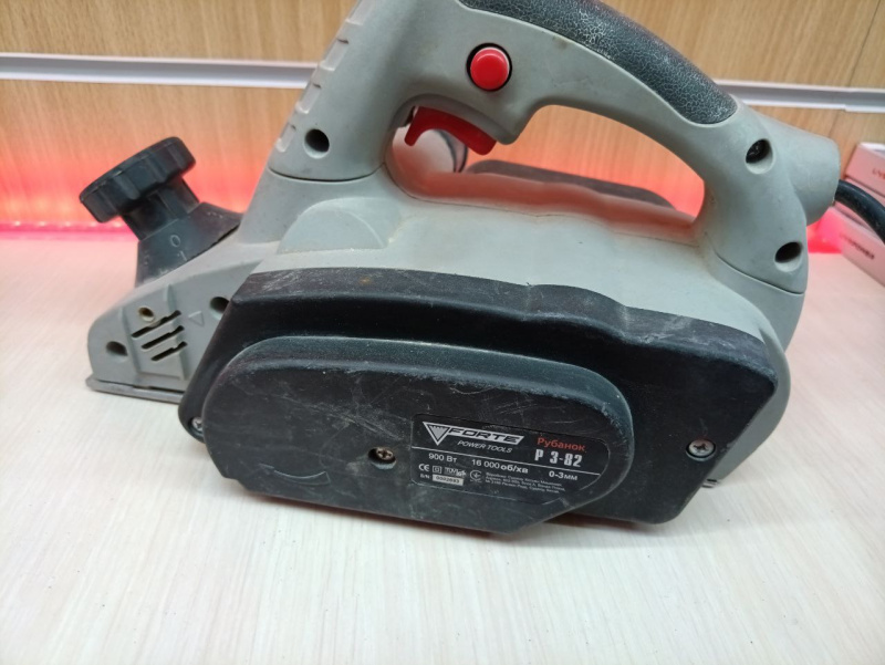 Электрорубанок Forte p 3-82