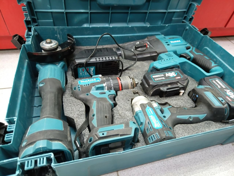 Набор электроинструмента Makita 4В1