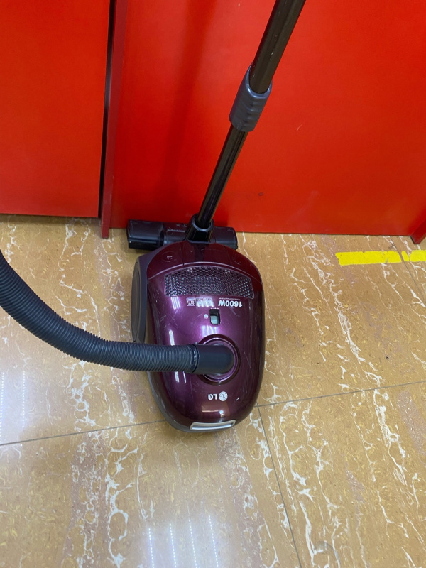 Пылесос lg 1600w. Пылесос лж 1600w. Пылесос Элджи 1600 w. Пылесос LG 1600 красно белый. Как собрать пылесос LG 1600 вольт красный