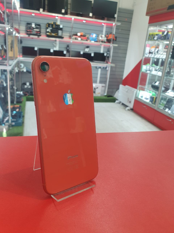 Мобильный телефон Apple iPhone XR