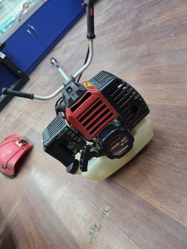 Бензотриммер BRAIT BR-521