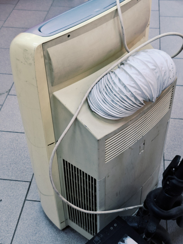 Напольный кондиционер  Carrier Holiday Elite