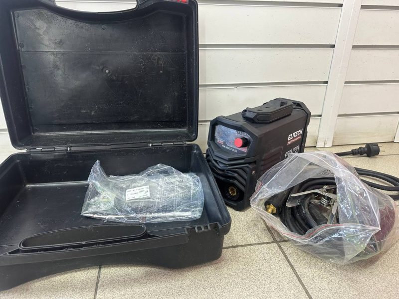 Сварочный аппарат - инвертор ММА Elitech HD professional 200