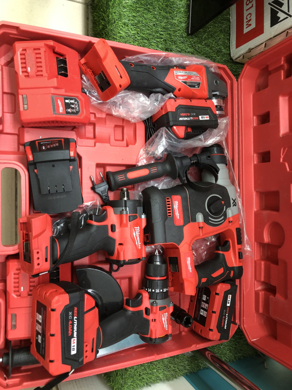 Набор электроинструмента Milwaukee 4 в 1