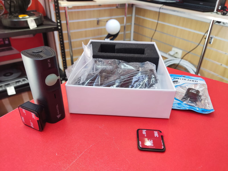 Регистратор Автомобильный видеорегистратор  Navitel R67 (2K)