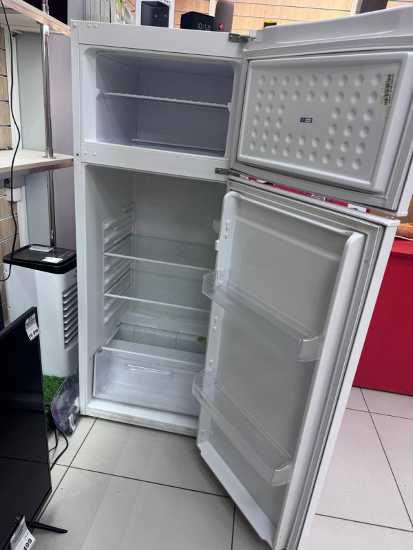 Холодильник Vestel VDD 260 VW