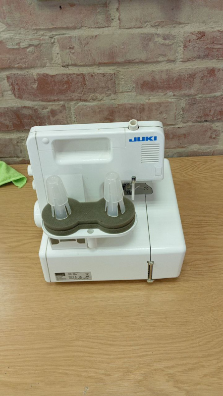 Швейная машина  Оверлок Juki MO-55e