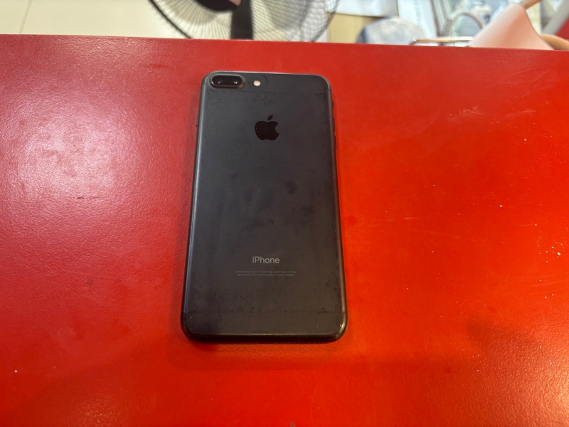 Мобильный телефон Apple iPhone 7 Plus