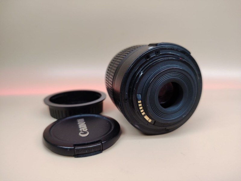 Объектив Canon efs 18-55mm