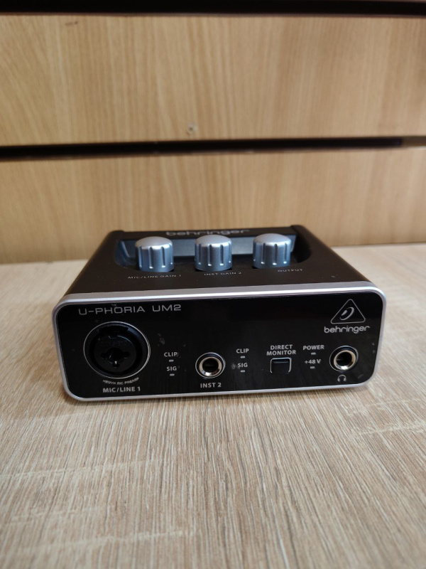 Звуковая карта   U-phoria Um 2