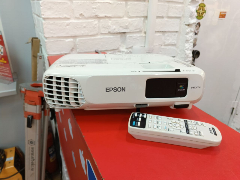 Проектор - Epson EB X18