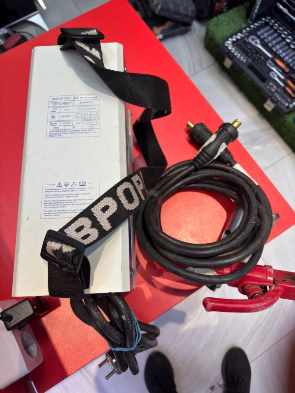 Инверторный полуавтомат (MIG-MAG) Аврора Вектор 2200