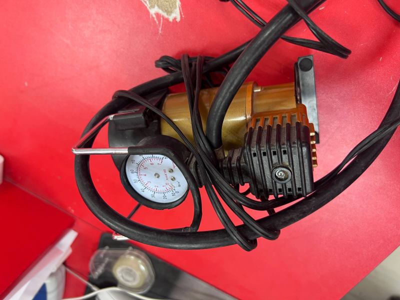 Авто аксессуар Набор автомобилиста 404 NOT FOUND Насос автомобильный 12В