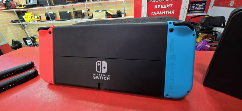 Игровая приставка Nintendo switch oled
