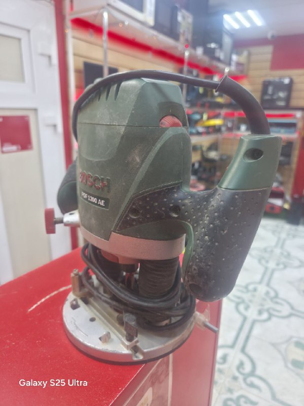 Фрезер Bosch POF 1200 AE