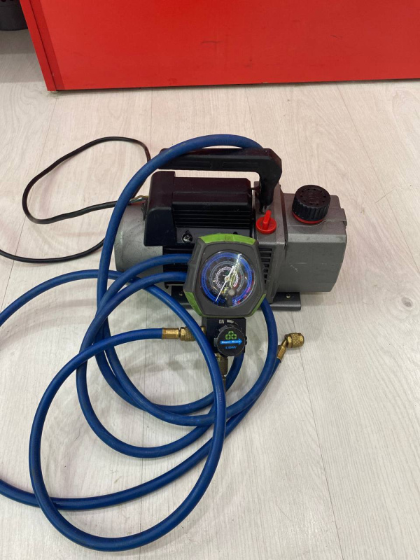 насос   вакумный насос для кондиционеров с ман. коллектаро