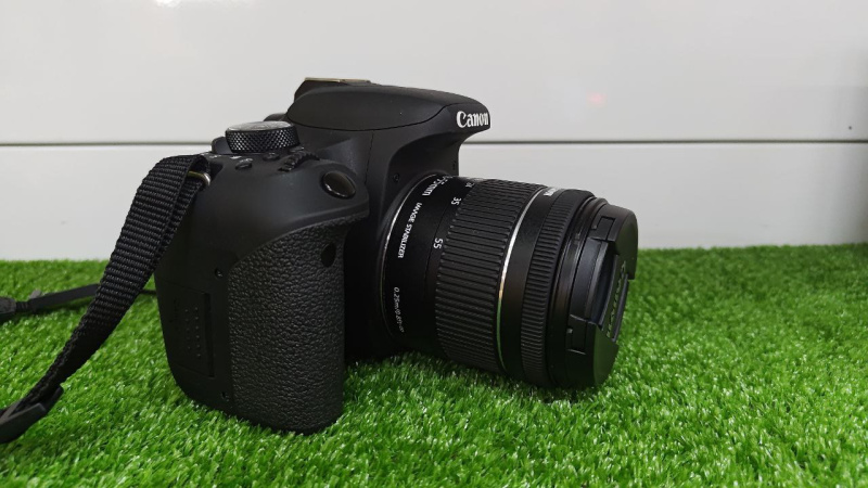 Фотоаппарат Canon EOs 800D