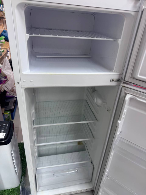 Холодильник Vestel VDD 260 VW