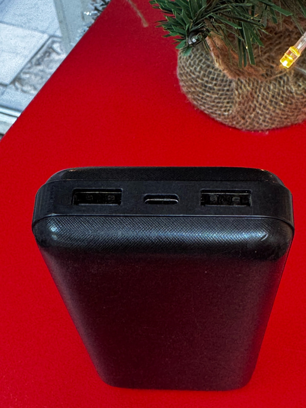 Внешний аккумулятор Fixtec не указана