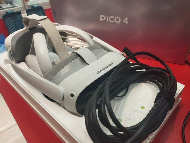 Очки виртуальной реальности Pico 4 128GB