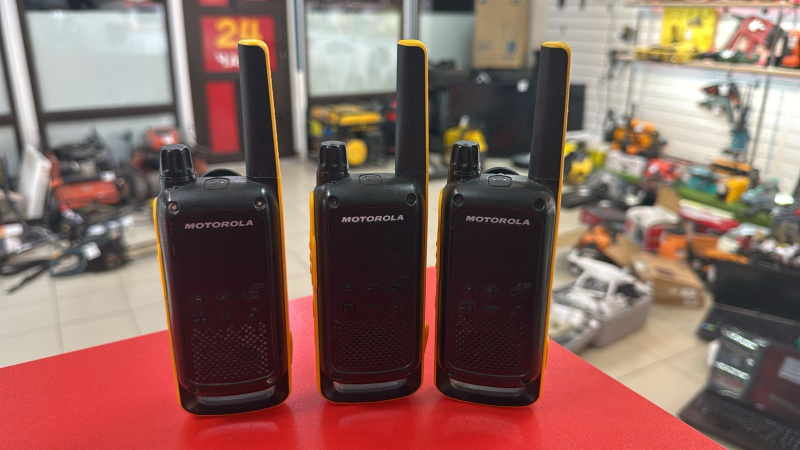 Рации Motorola TALKABOUT (3 ШТ)