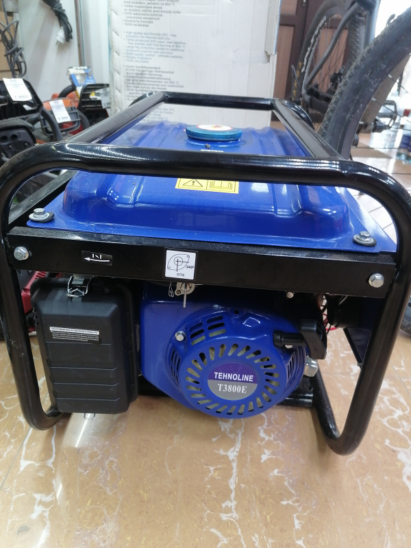 Бензогенератор Tehnoline T3800E