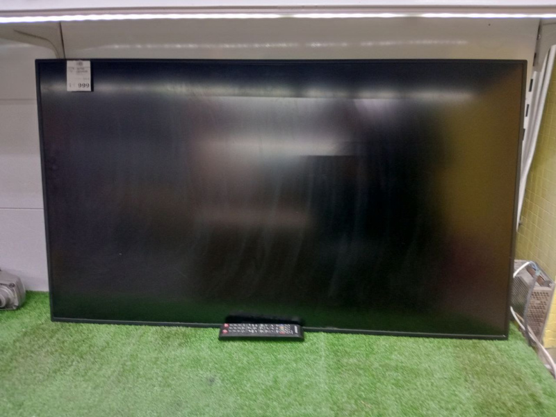 led панель Samsung S32DM801UI