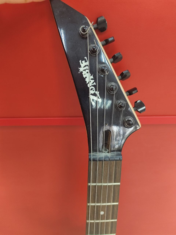 Электрогитара