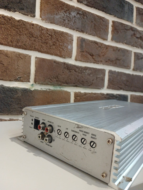 Авто усилитель Arian Ap-D150