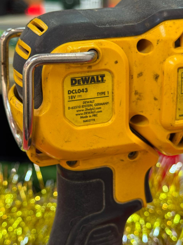 Фонарь Dewalt DCL043