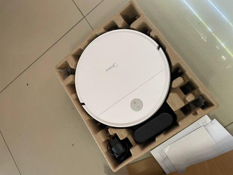 Пылесос Midea VCR04W