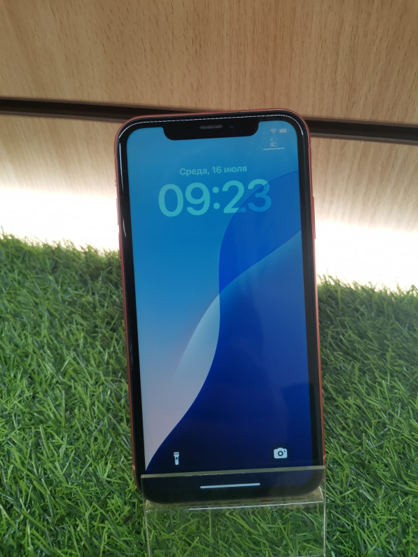 Мобильный телефон Apple iPhone XR