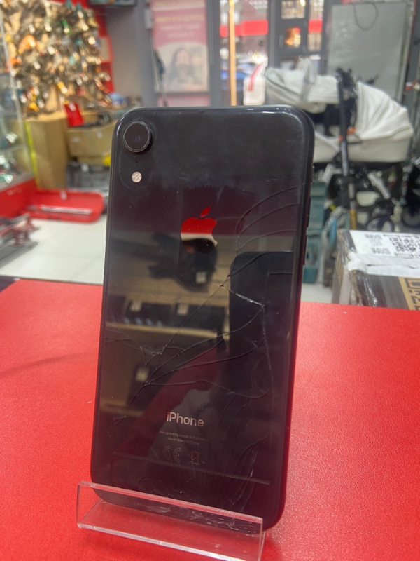 Мобильный телефон Apple iPhone XR