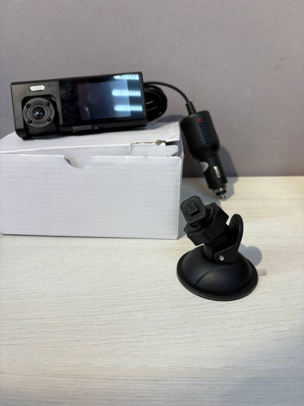 Регистратор Видеорегистратор  С камерой заднего вида